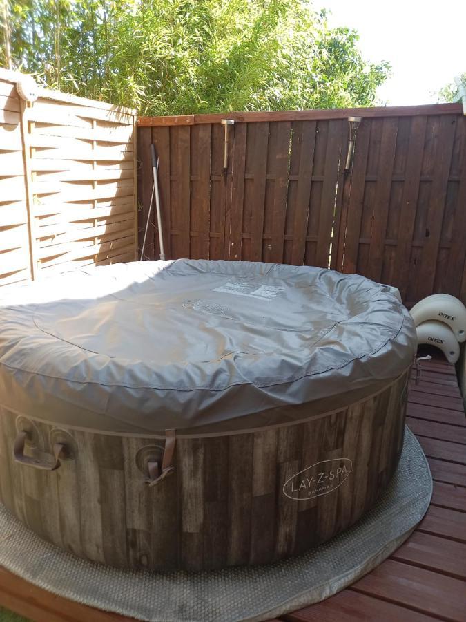 Вілла Loft Ambrussum, Jacuzzi, Jardin,Bbq Люнель Екстер'єр фото